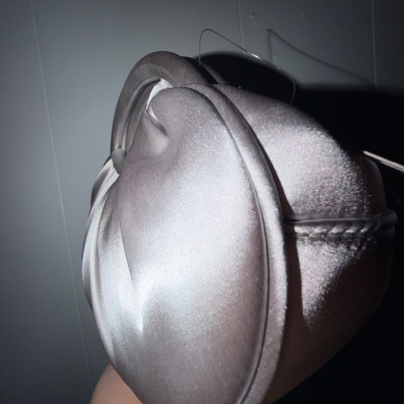 Women Brand new Nina Metallic Silver Pleated Clutch - Picture 8 of 8